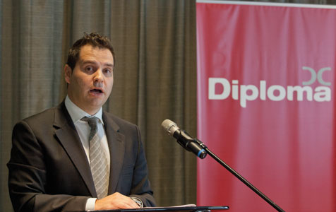 Diploma pitches new salary package