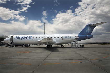 Skywest posts loss ahead of takeover vote