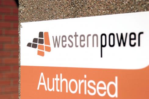 Power outages hit 35,000 across WA
