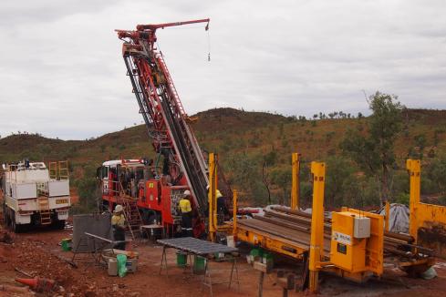 Hammer finds new gold zone in QLD with ounce to the tonne hit