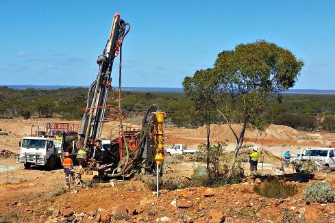 Bonanza gold drill hits at Horizon satellite deposit