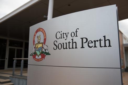 South Perth mayor to apologise over Facebook posts