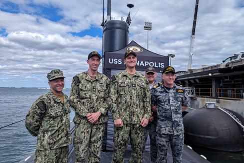 US submariners spruik AUKUS jobs in Perth