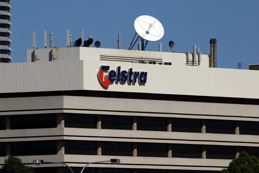 Telstra defends network, warns against roaming changes