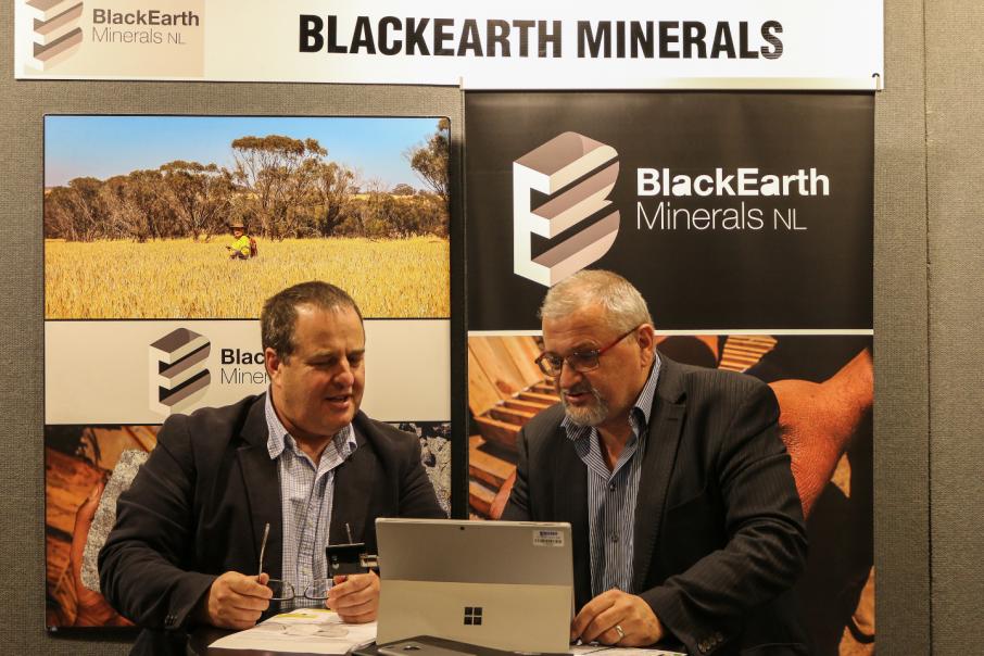 BlackEarth Minerals time graphite float perfectly 