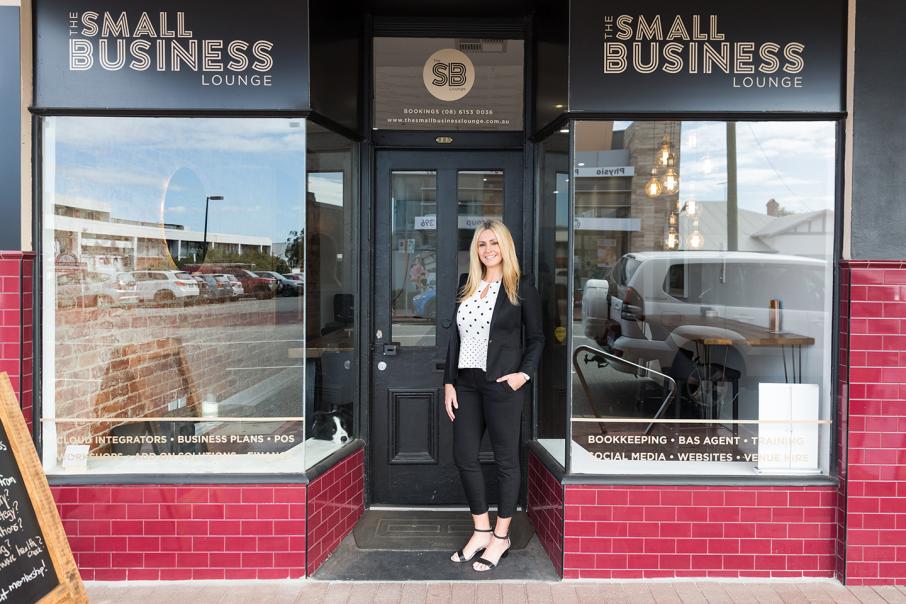 Lounge offers business connections