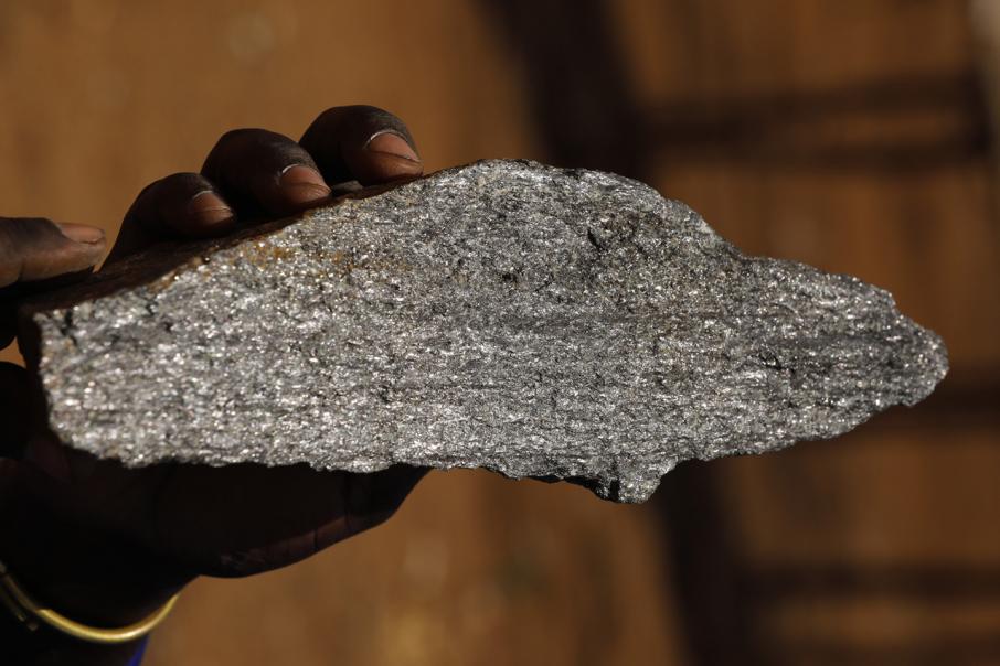 Mineral Commodities to assess graphite processing