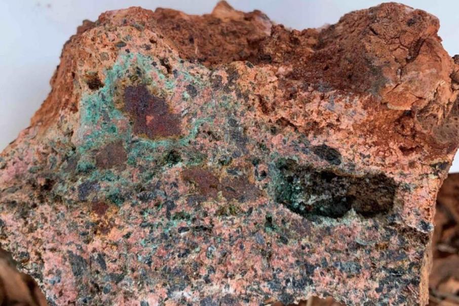 Hammer uncovers new copper/gold zone in Queensland