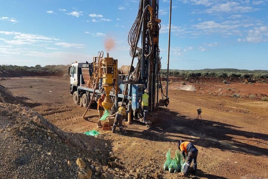 Middle Island kicks off drilling blitz at Sandstone 