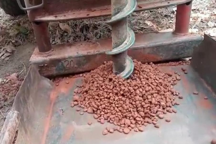 Lindian hits high grade bauxite in Guinea 