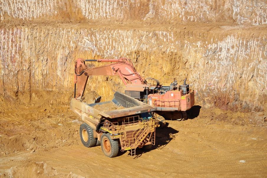 Horizon hits shallow WA gold at Peyes Farm