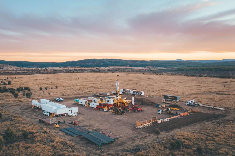 Triangle locks in oil rig for Becos-1 Perth Basin wildcat