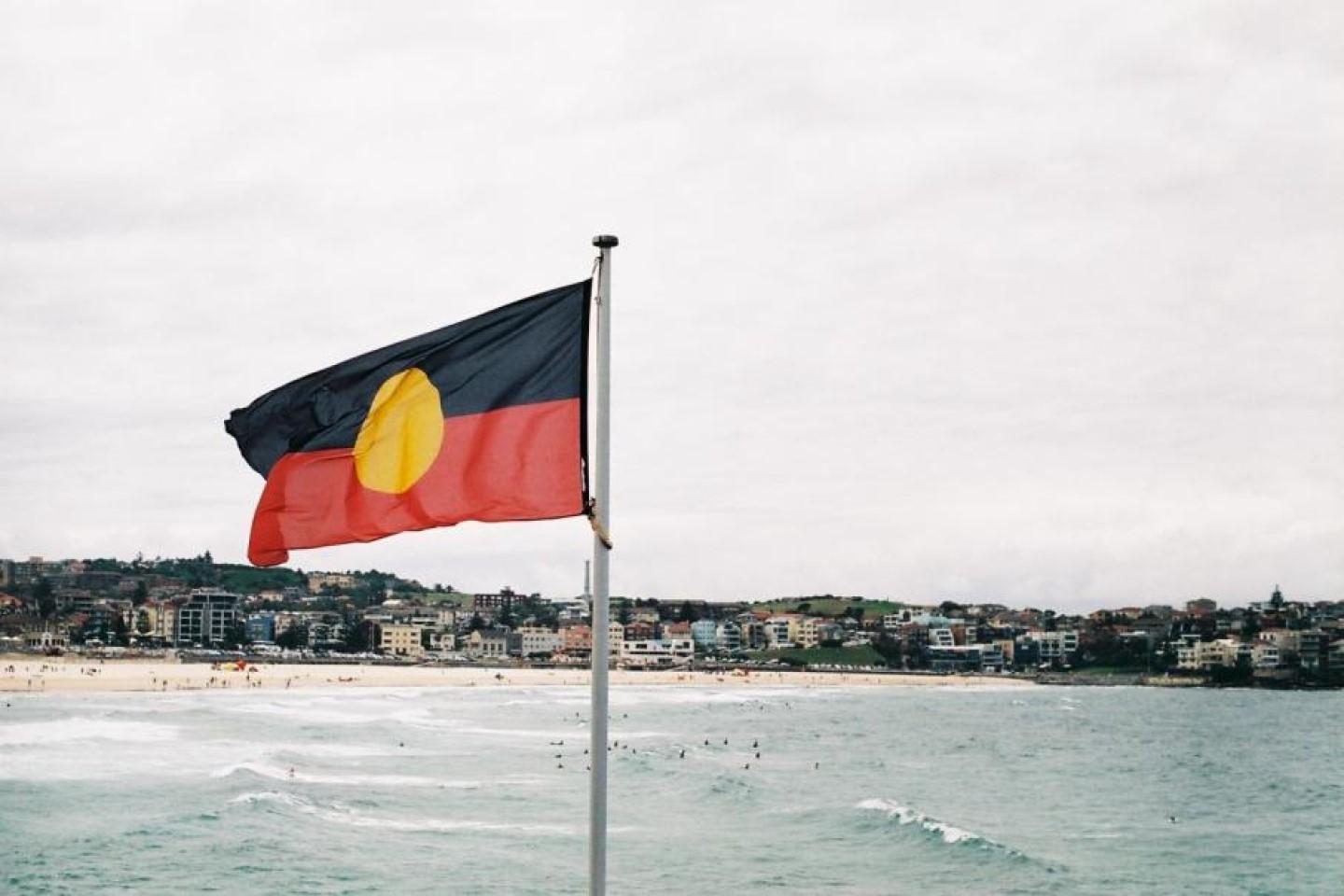 Independent body for Aboriginal flag use